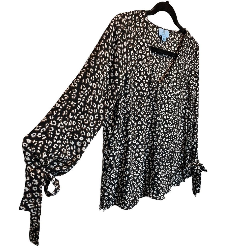 CeCe V-Neck Tie Cuff Blouse in Rich Black Leopard Print Small - Picture 5 of 6
